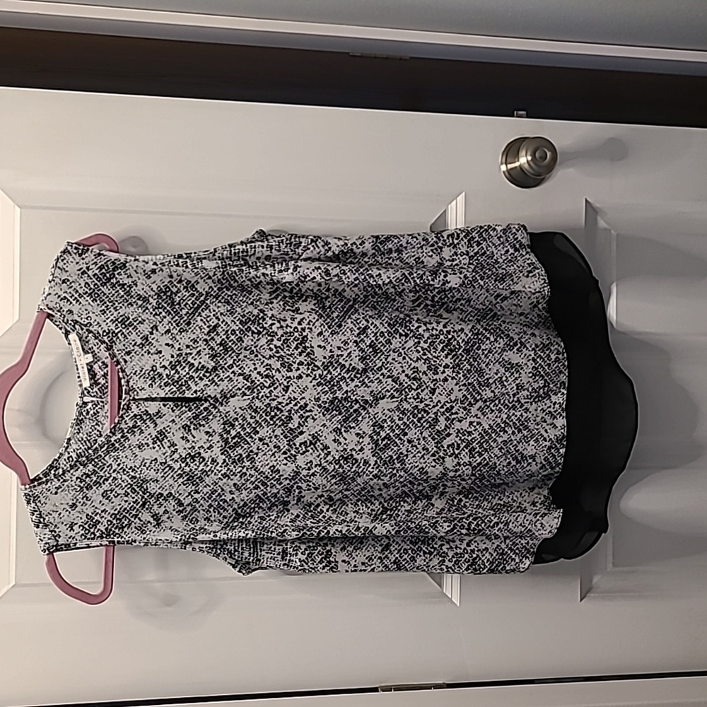 Sleeveless blouse